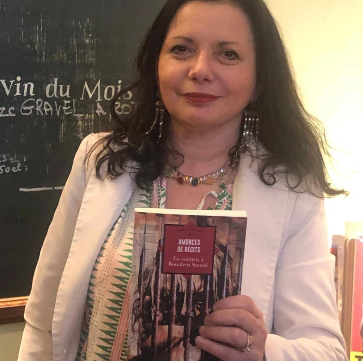Laurence Biava pendant la signature