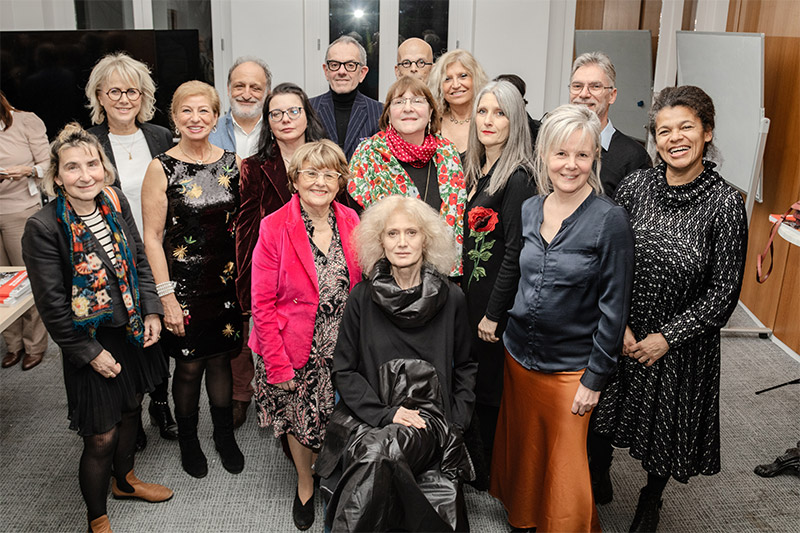 Photo de groupe pendant la remise des prix Rive gauche à Paris - 2024
